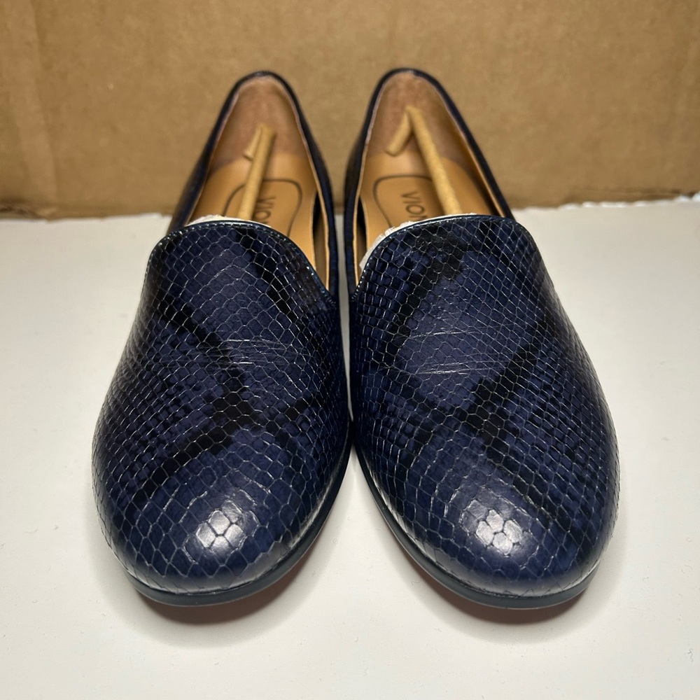 Vionic Willa slip on flat women's size: 6